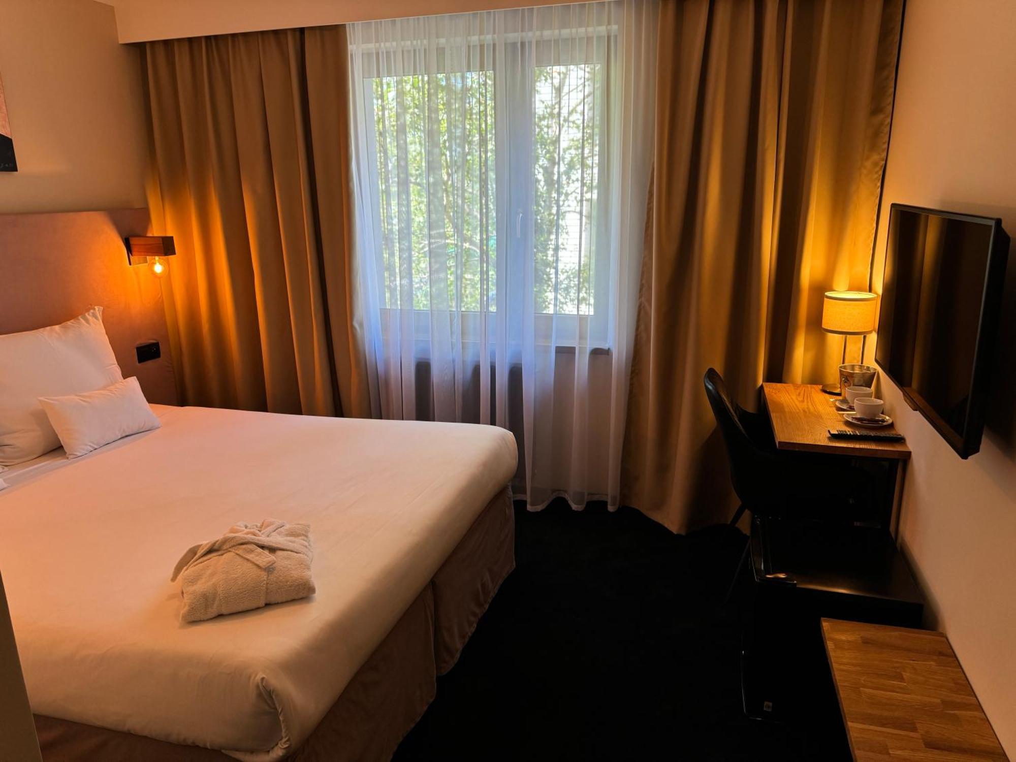 Amber Blue Wellness & Spa (Adults Only) 卡尔维亚 外观 照片