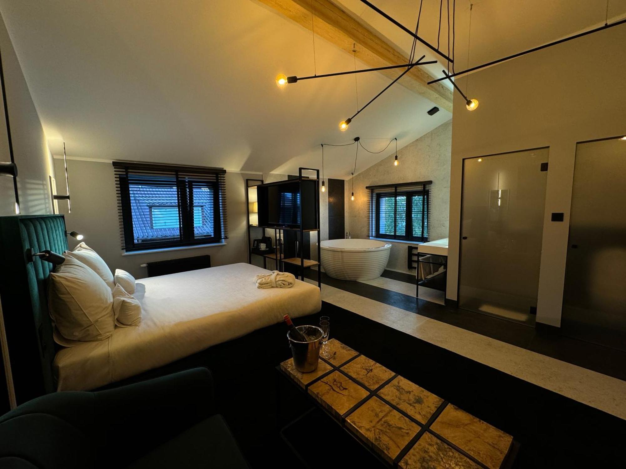 Amber Blue Wellness & Spa (Adults Only) 卡尔维亚 外观 照片