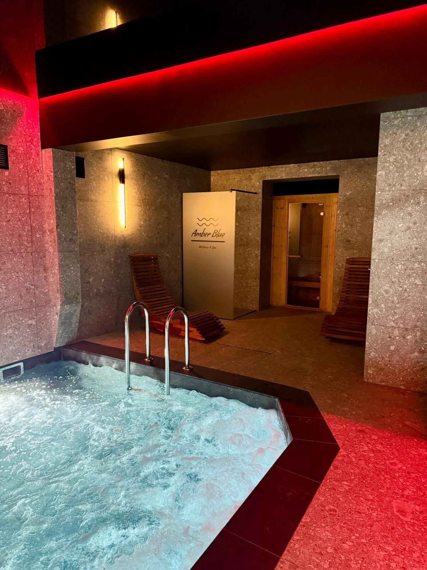 Amber Blue Wellness & Spa (Adults Only) 卡尔维亚 外观 照片