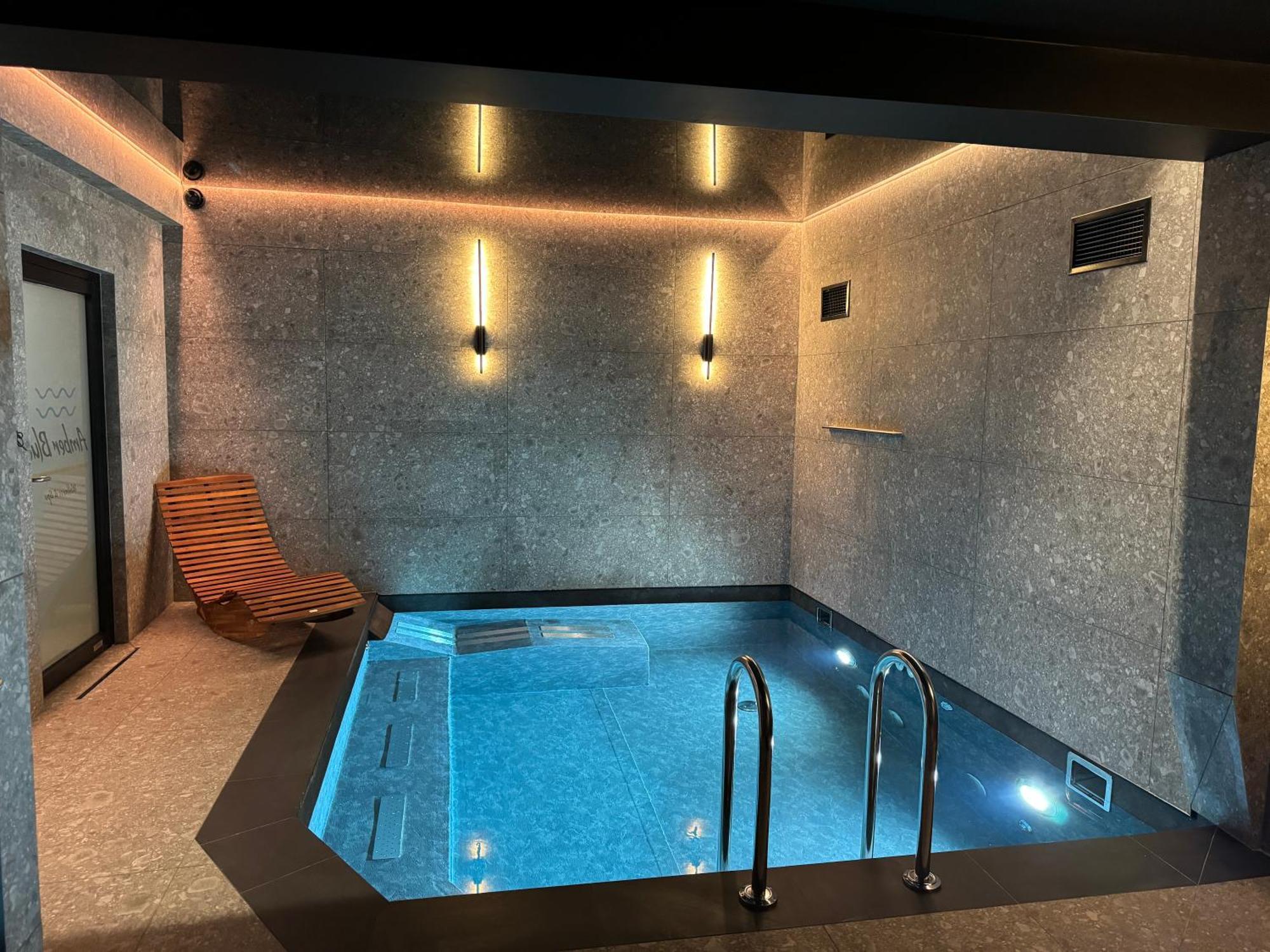 Amber Blue Wellness & Spa (Adults Only) 卡尔维亚 外观 照片