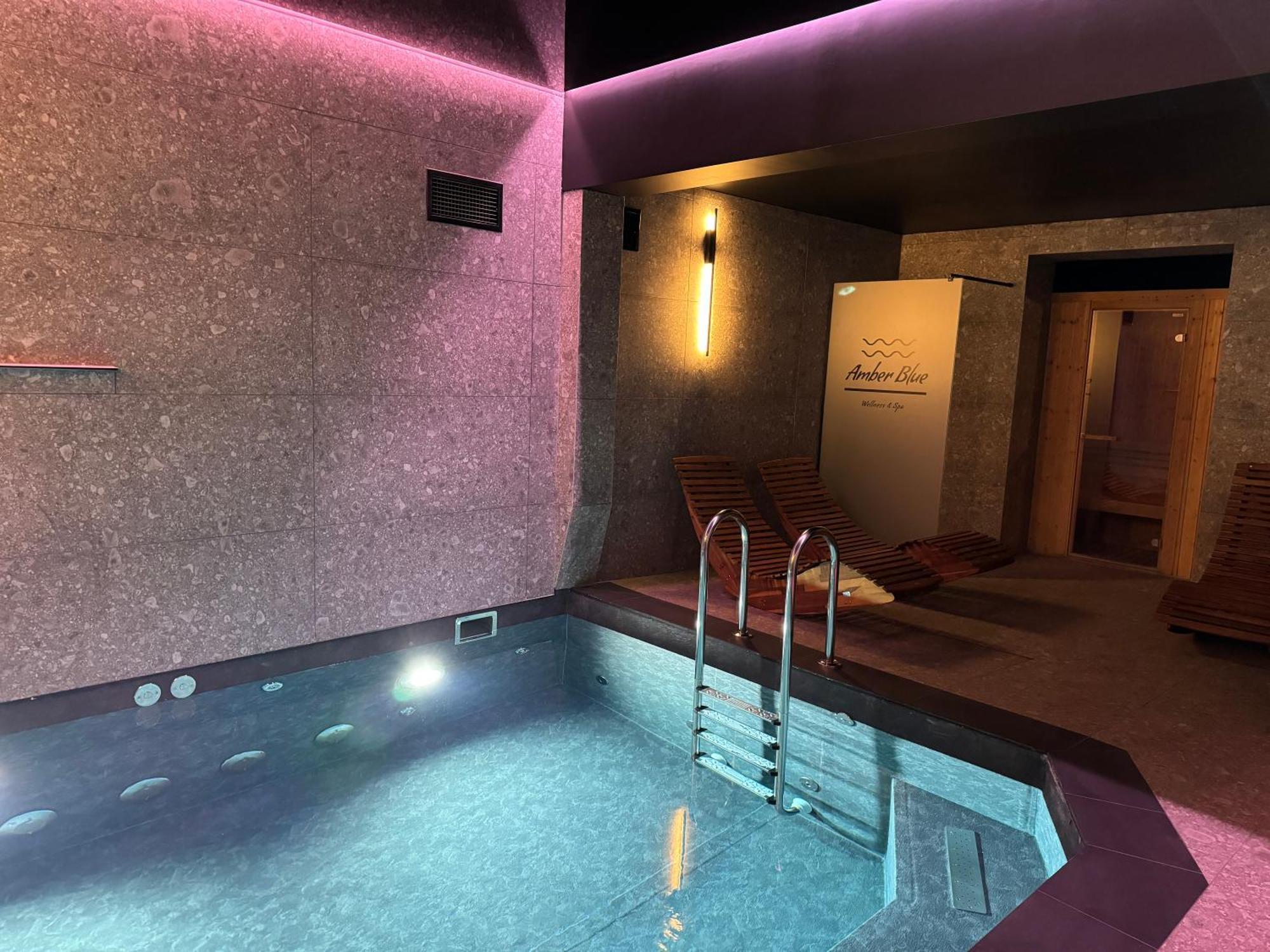 Amber Blue Wellness & Spa (Adults Only) 卡尔维亚 外观 照片